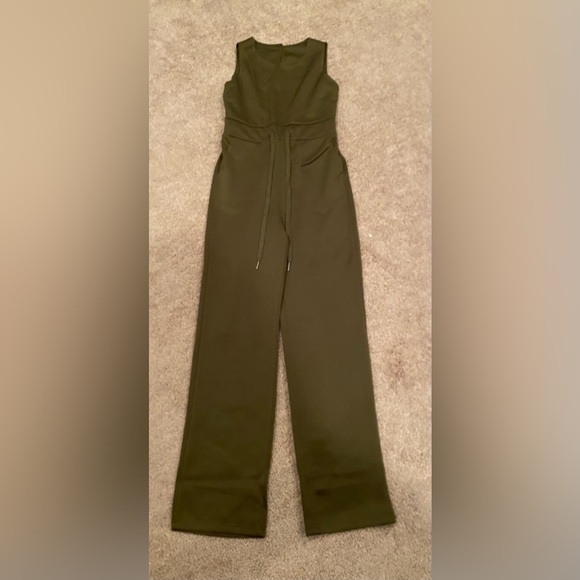 Army green jumpsuit- Oprah Winfreys Favorites - Picture 1 of 2